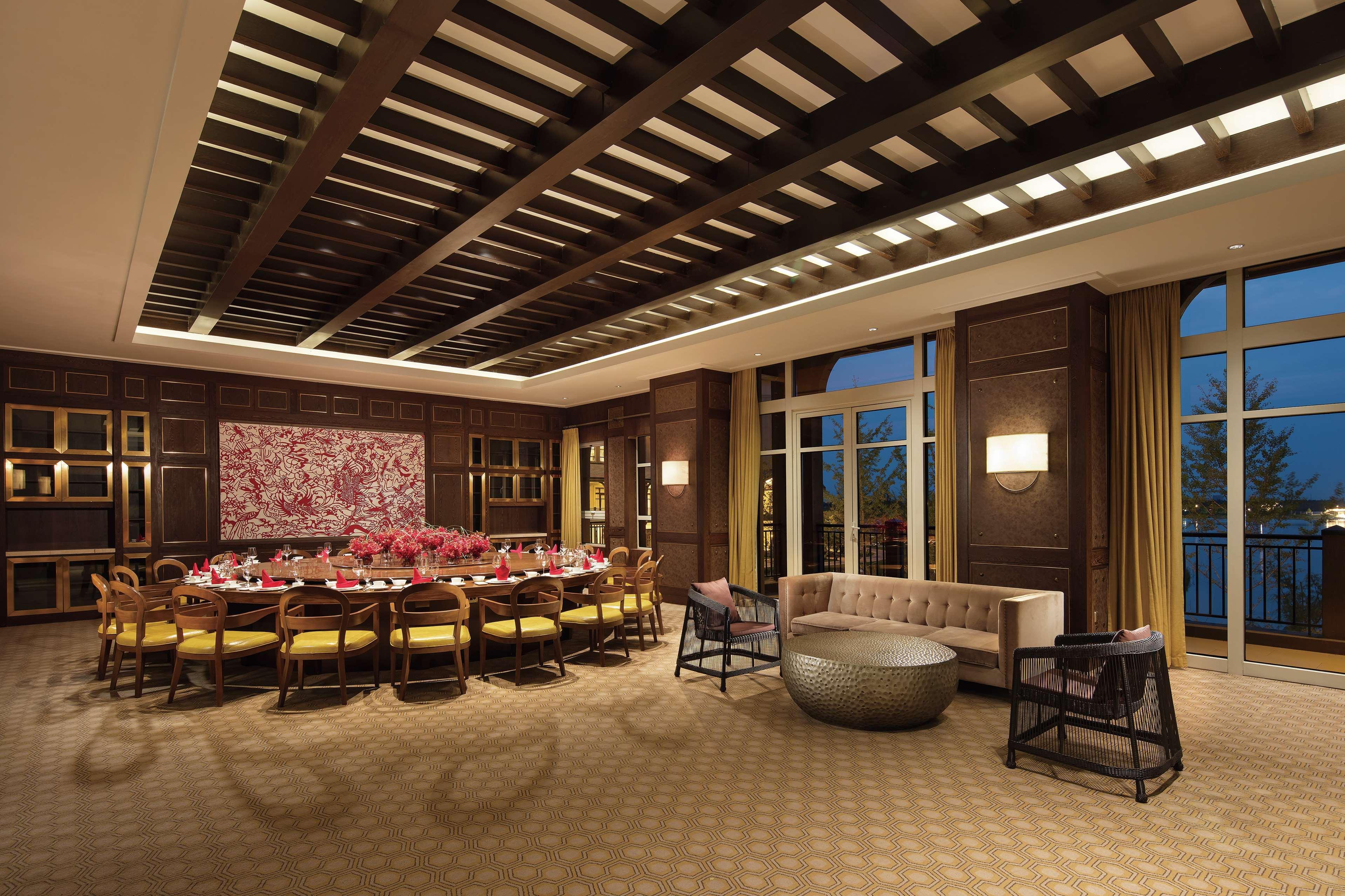 Hilton Wenan Hotel Langfang Exterior photo