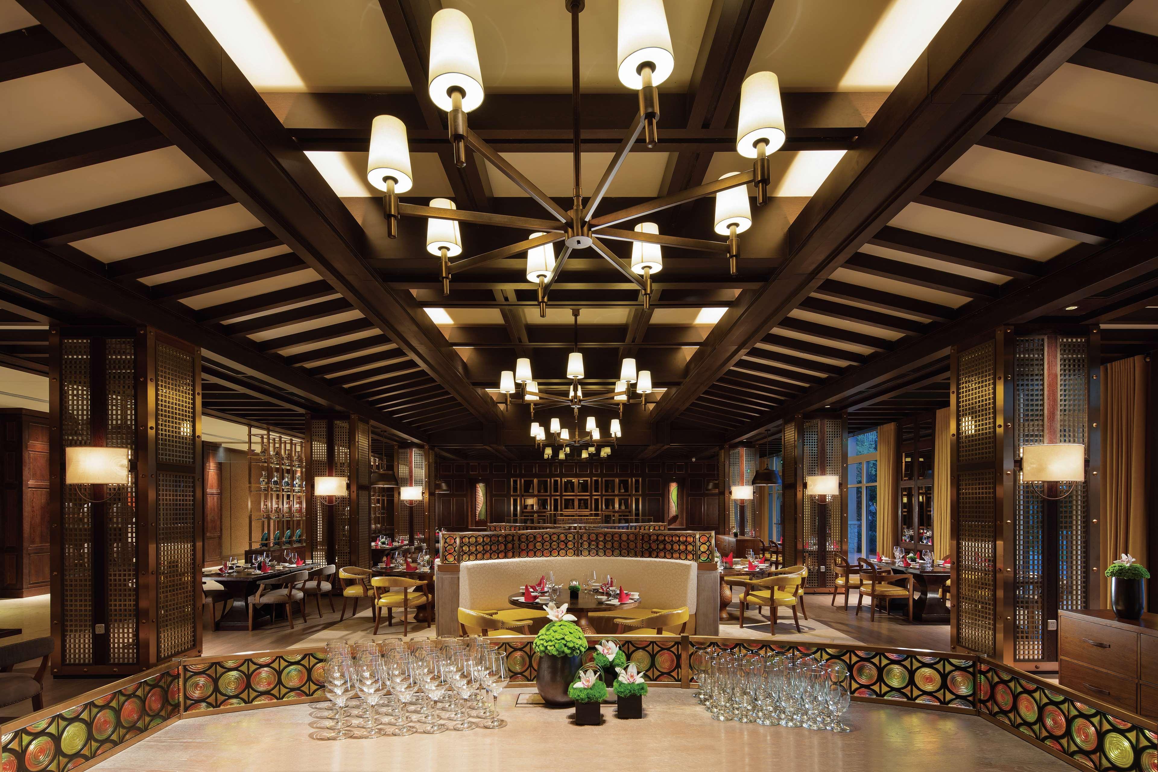 Hilton Wenan Hotel Langfang Exterior photo