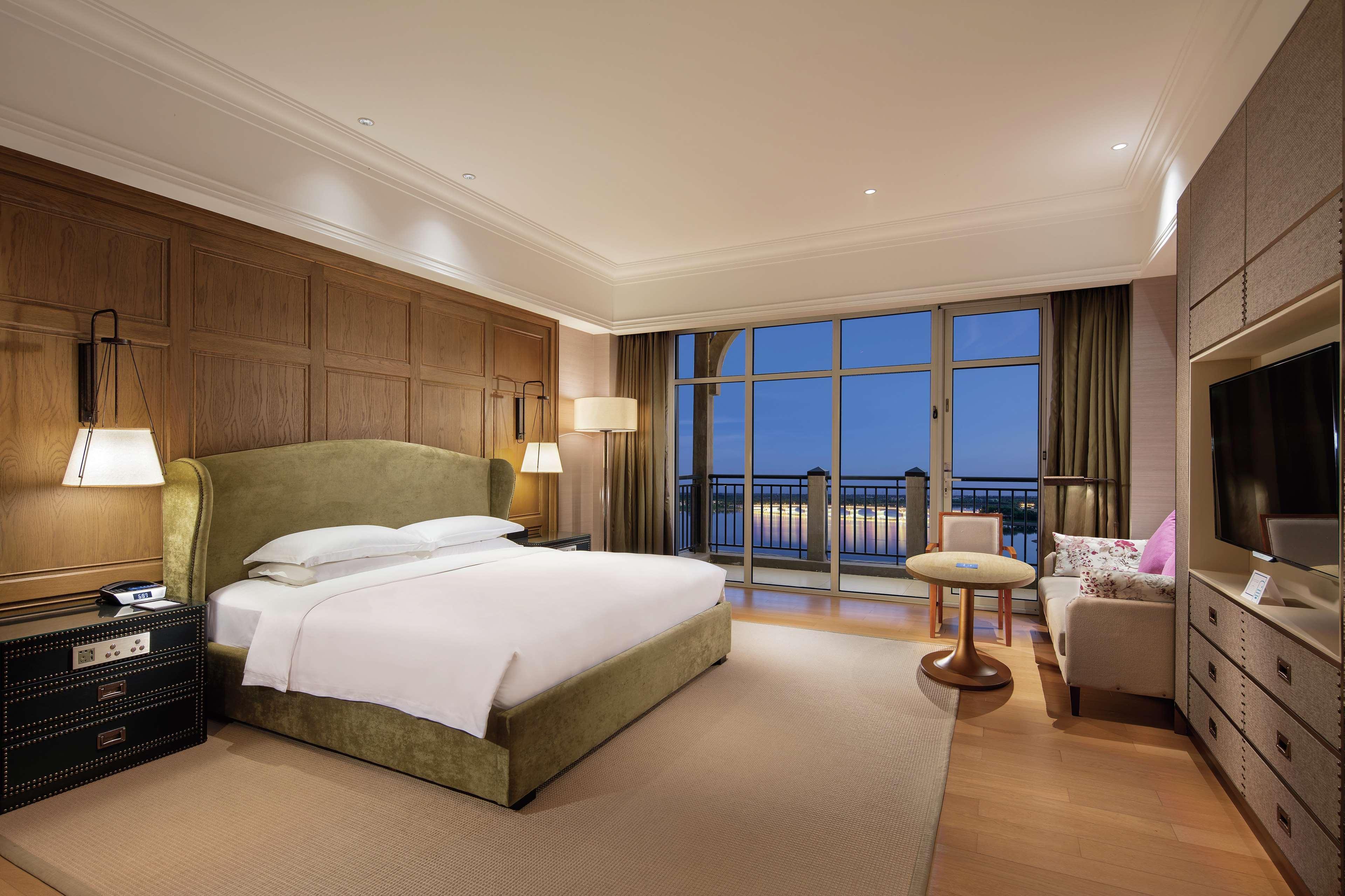 Hilton Wenan Hotel Langfang Exterior photo