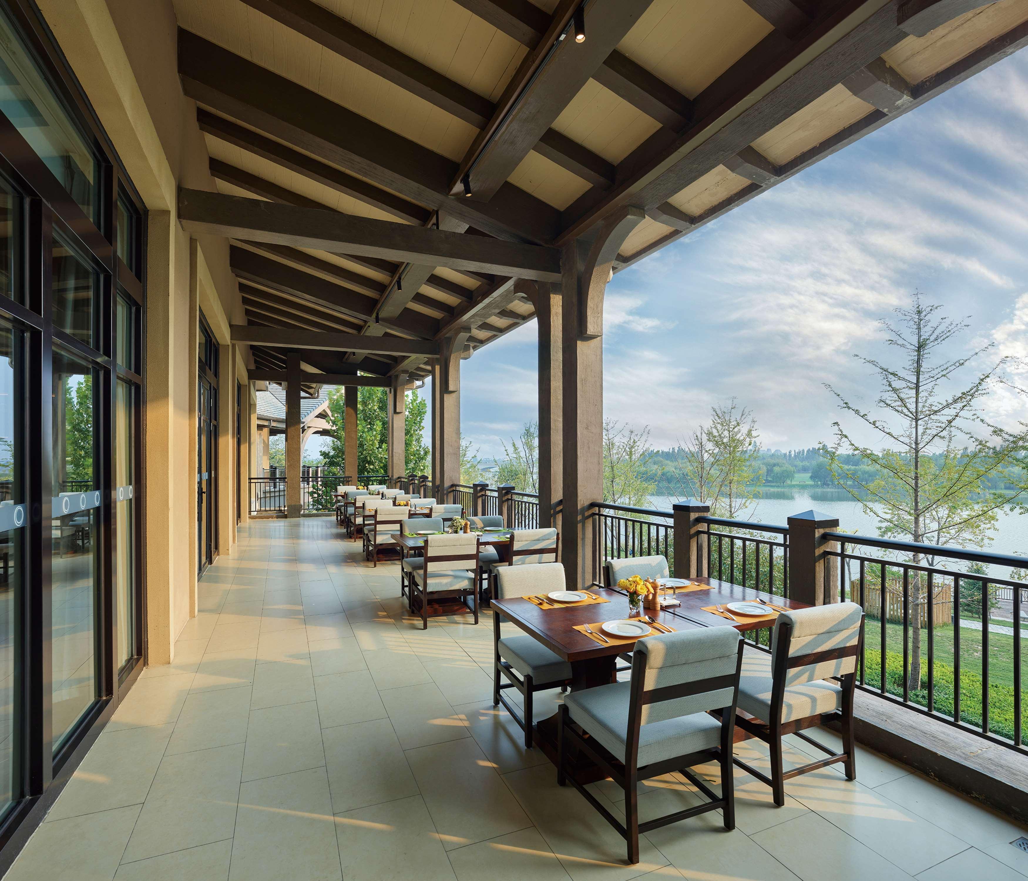 Hilton Wenan Hotel Langfang Exterior photo